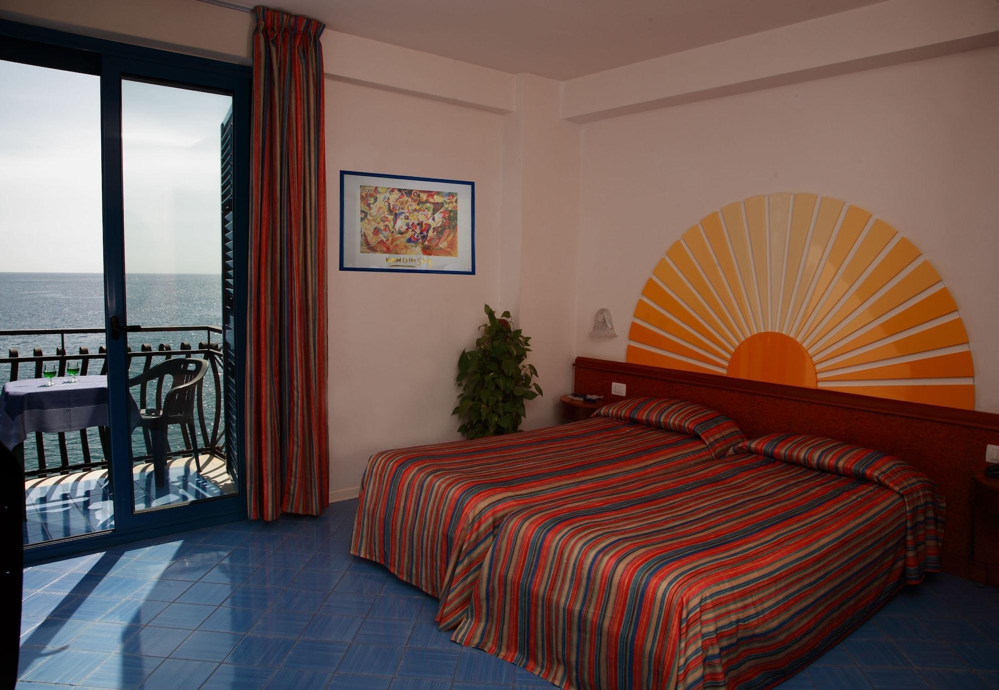Baia Degli Dei Apartment Giardini Naxos Exterior photo